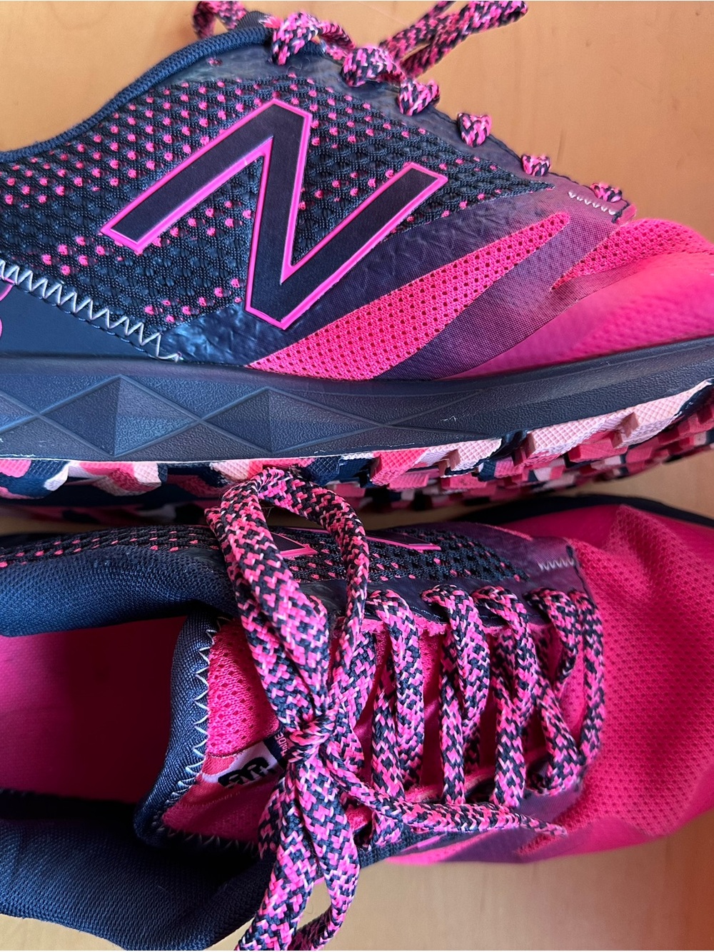 New Balance 690v1 AT Speed Ride Womens Size 8.5 Trail Running - Picture 1 of 9